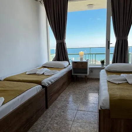 Varshava Golden Sands