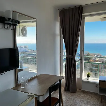 Varshava מלון 2*