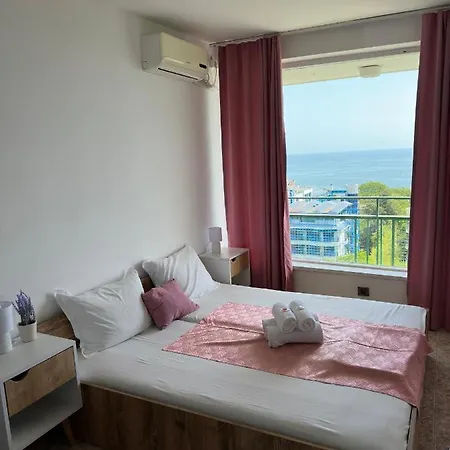 Varshava Golden Sands