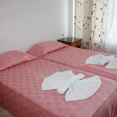 Отель Varshava