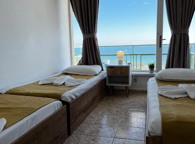 Varshava Golden Sands