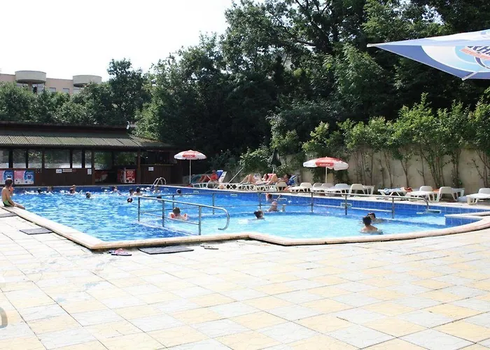 Varshava Golden Sands